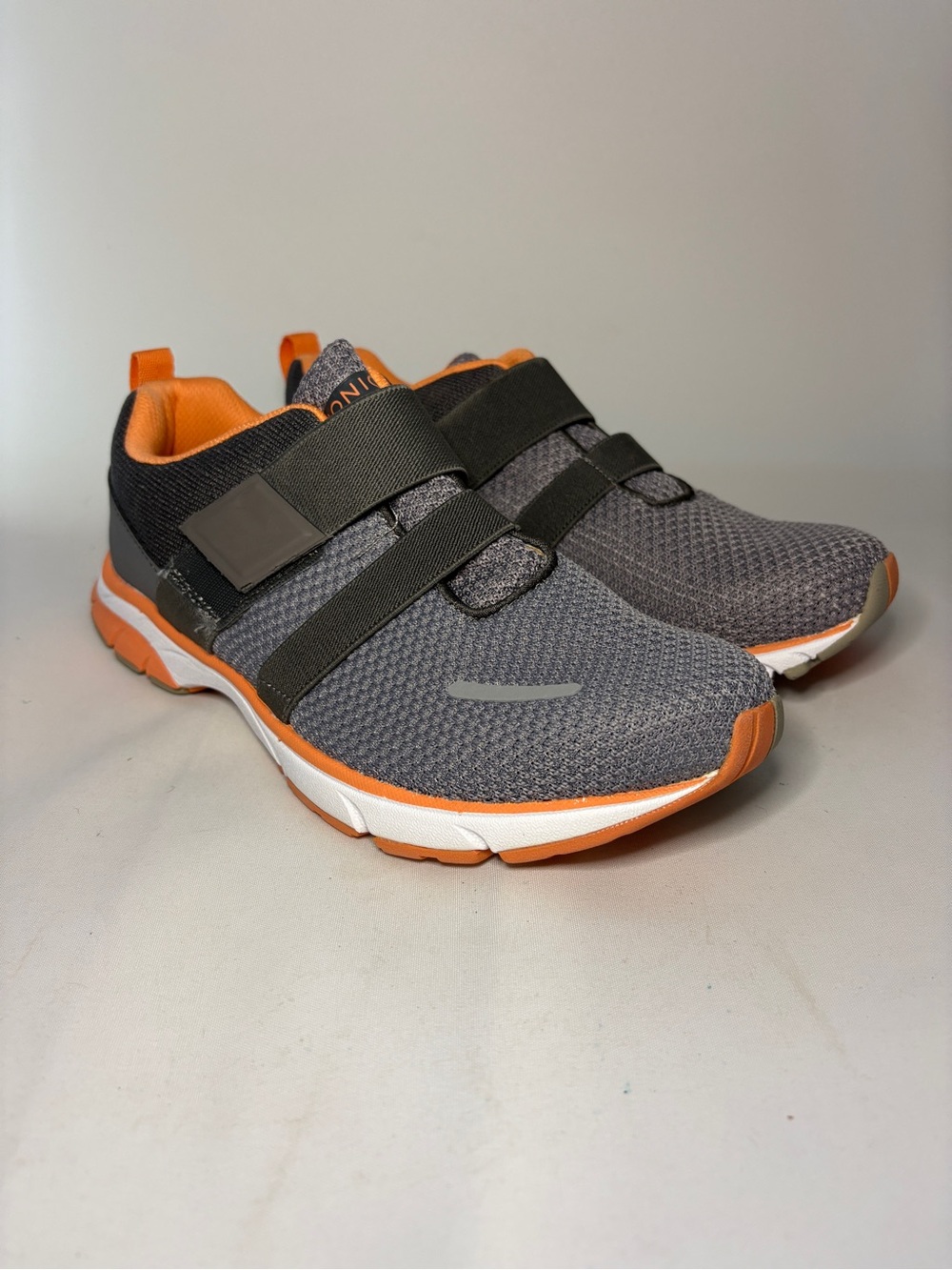 Vionic Milan Women's Walking Shoes NWOT Gray Orange Orthotic Support Size 8